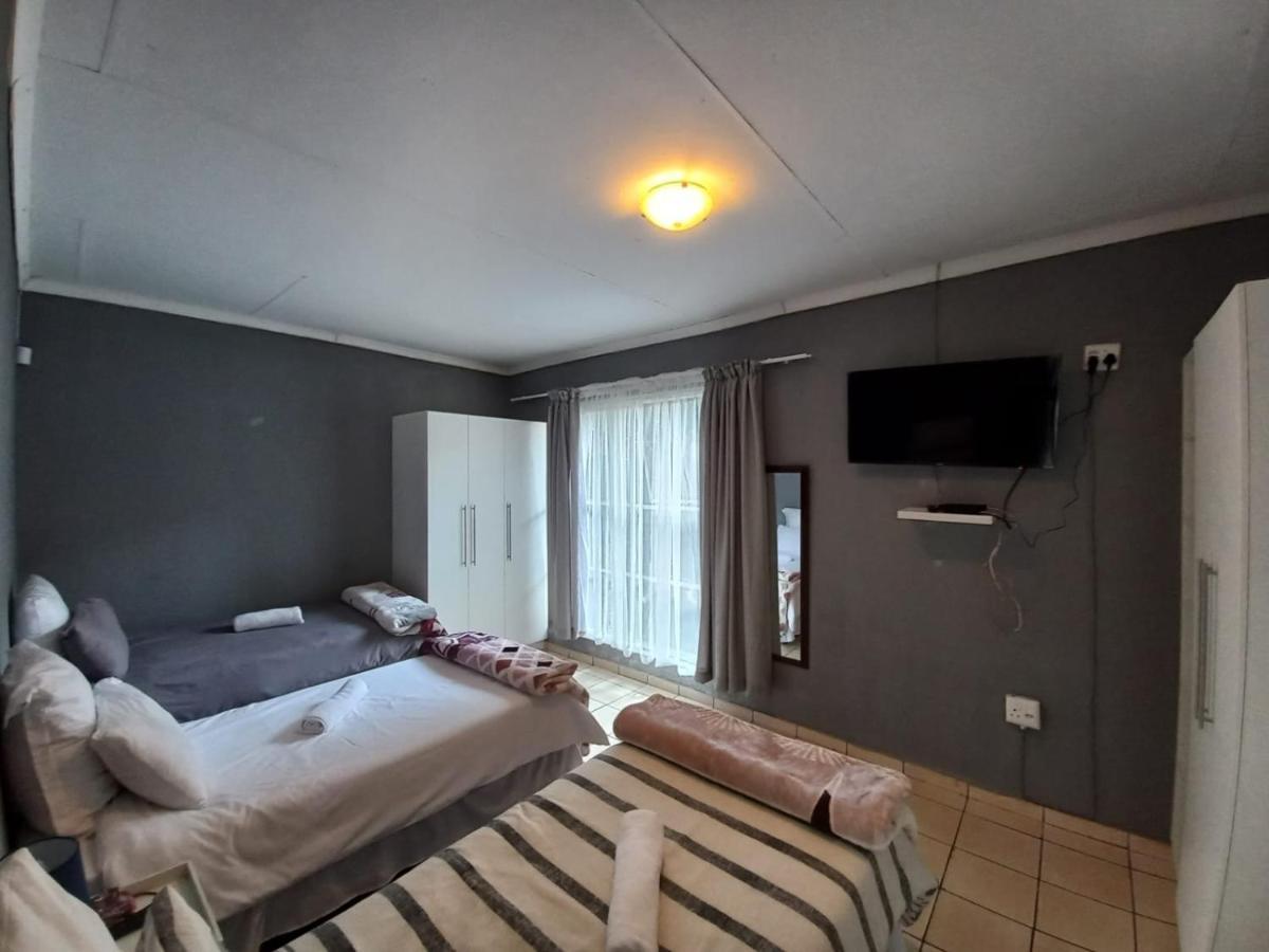 Meyiwa Guest Palace Newcastle Exterior foto