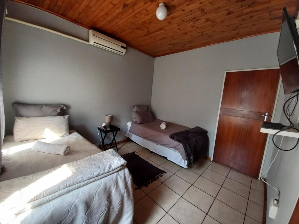 Meyiwa Guest Palace Newcastle Exterior foto